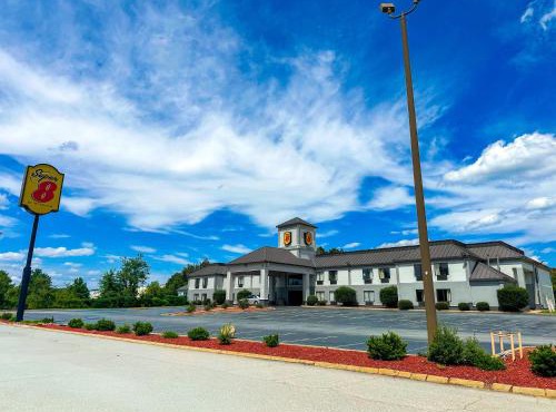 Super 8 by Wyndham Piedmont Greenville Area