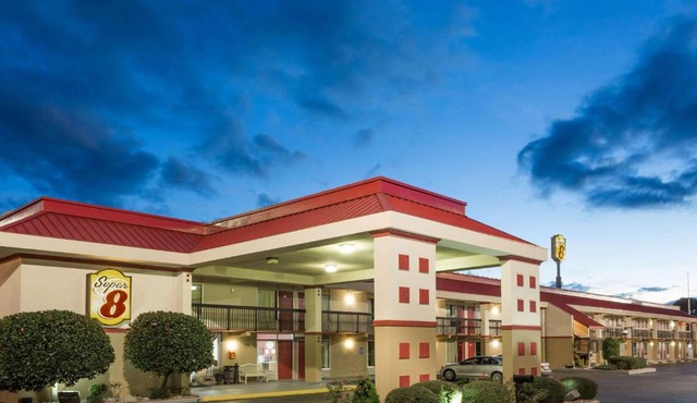 Super 8 by Wyndham Tifton