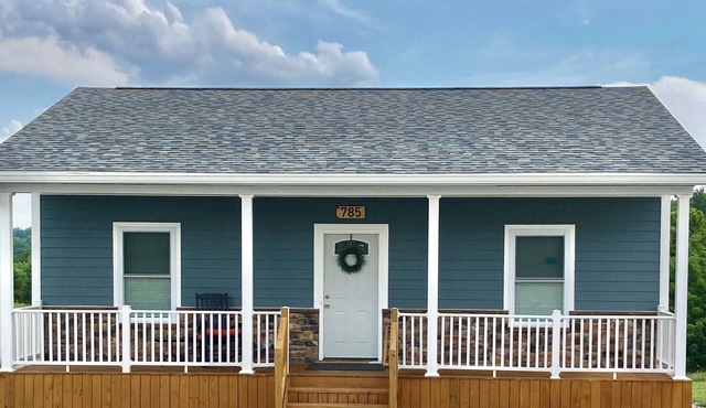 Super cute and Cozy 2-bedroom house with AC and WiFi in dry ridge