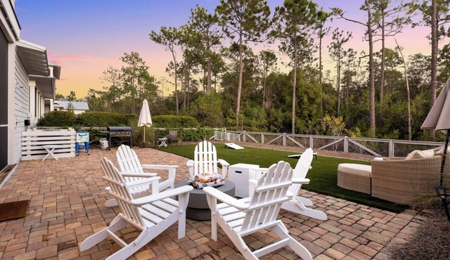 Surf Sanctuary + Golf Cart, Pet Friendly & Bikes