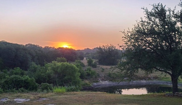 Surrounded by Hill Country Beauty w/Pond; minutes from Historic Salado Village