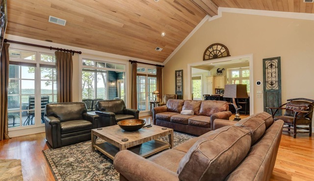 Sweeping mountain views and community amenities! - Chasing Chipmunks