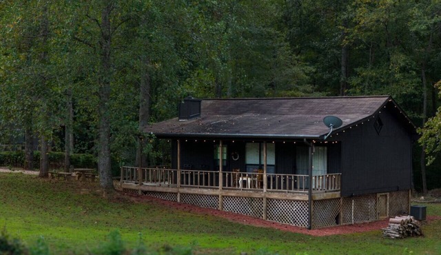 "Tanager": Romantic Cabin, Porch, Mountain View
