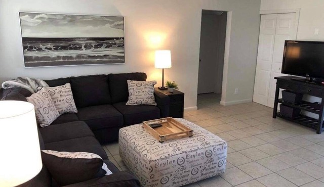 Tastefully decorated Waterfront Condo! Walk To Beach, Shops, Restaurants & More!