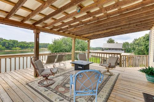 Tennessee River Retreat: Multi-Level Deck & Views