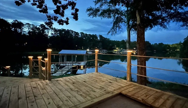 The BaitHouse - Charming Cabin