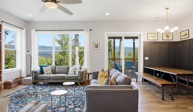 The Bird's Nest | Mtn Views | Close to Downtown!