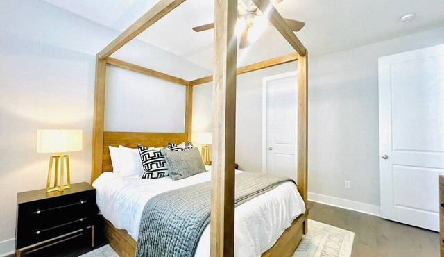 The Blake, 3BR Townhome by Velvet Ditch Villas