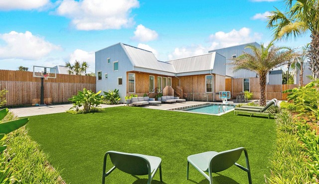 The Cocodrie at CastleDay- Private Pool, Spa