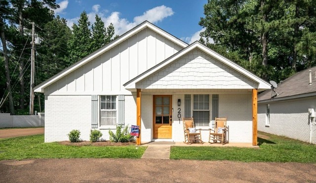 The David, 2BR Bungalow by Velvet Ditch Villas