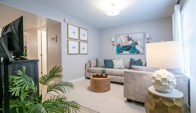 The Delta, 2BR Townhome Stay by Velvet Ditch Villas