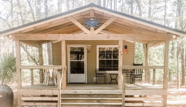 The Evan Cottage - Unplugged, quaint, island living!