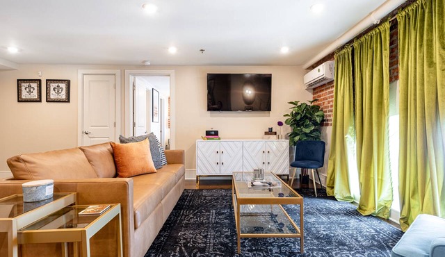 The Lafitte - Historic FQ Apt. 1B/1B - 60 Day Min. Rental