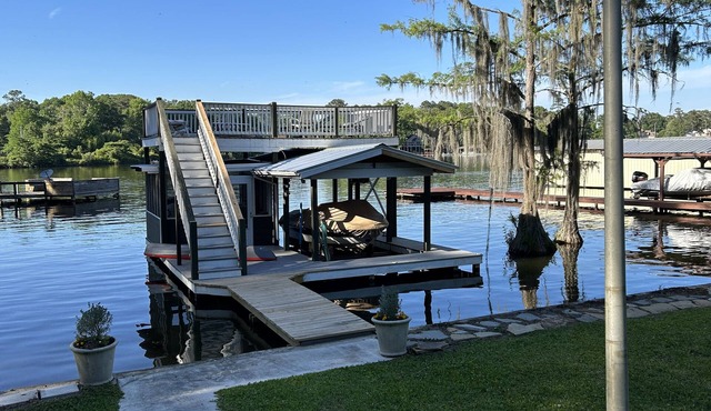 The Lake is Callling you to Creek Cabin