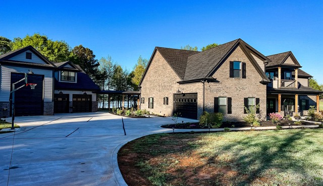 The Lakeside Loft - Covington, GA - Beautiful Lakefront Rental Sleeps up to Four