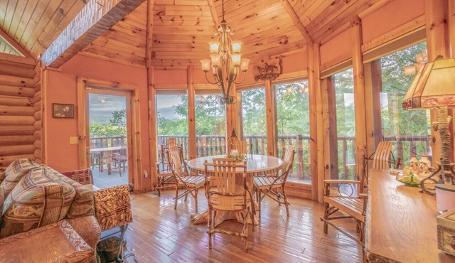 The Lodge + The Barn Family Lake Escape w/Dock & Mountain Views