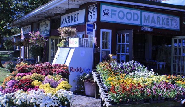 The Old Riverton Post B&B ♦ KS Route 66 ♦ Vintage Charming Family Fun