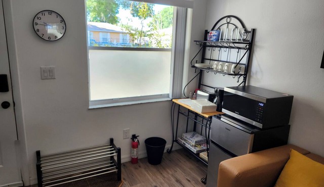 The Rose and Crown Inn is a 2-bedroom apartment with WiFi and AC in Polk City Fl