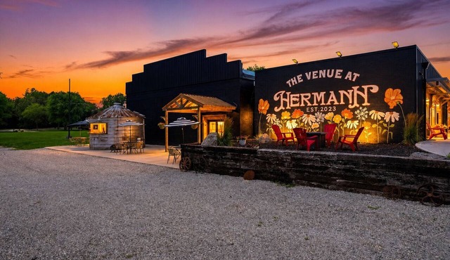 The Venue at Hermann – Room 6 Cowhide Studio