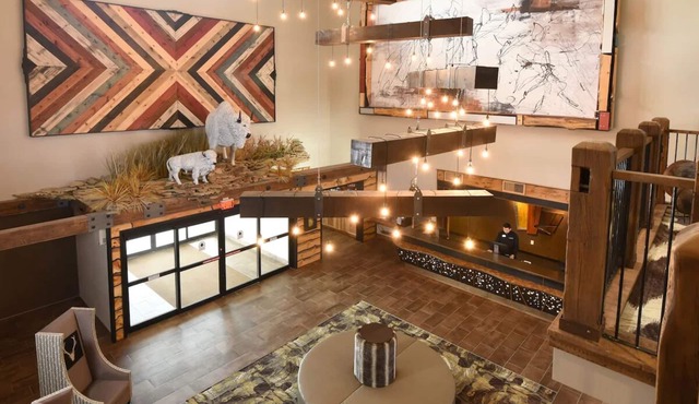 Theme Suite, Stoney Creek Tulsa, Whirlpool, Living Area | 2 Units