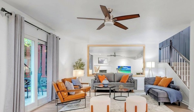 This is a cozy and spacious 1762 sf 2BR and 2.5 BA townhome in a nice and quiet