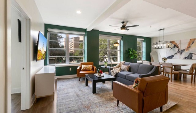 Timeless Elegance: 4BR Luxury Condo in New Orleans