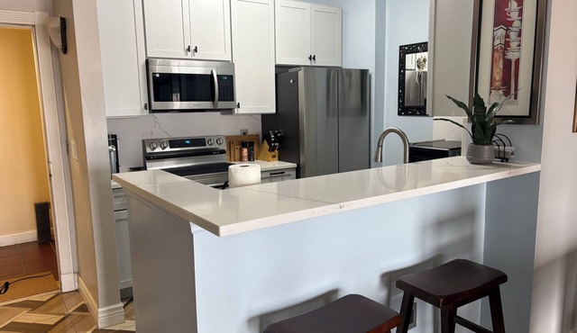 Top Floor Living/Penthouse 1BR Condo in the Heart of Cityplace, WPB