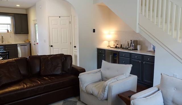 Townhouse 3bd 3.5 bth Auburn, AL Quiet area and pet friendly 1 mile from campus