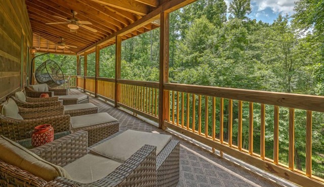 Tranquility Pond - Pet Friendly | Hot Tub | Sits on a Natural Pond | Pool Table | Fire Pit