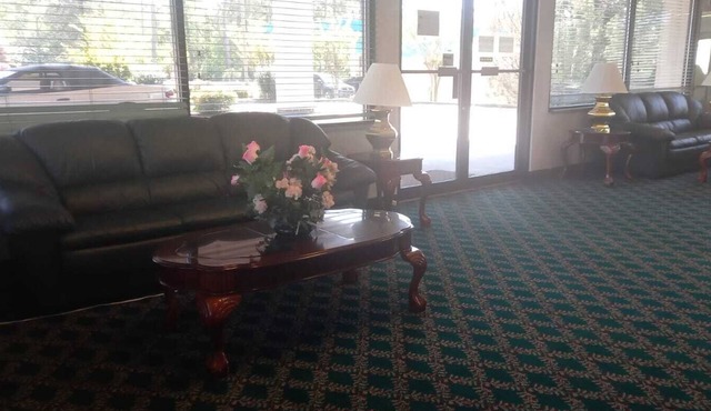 Traveler Inn and Suites