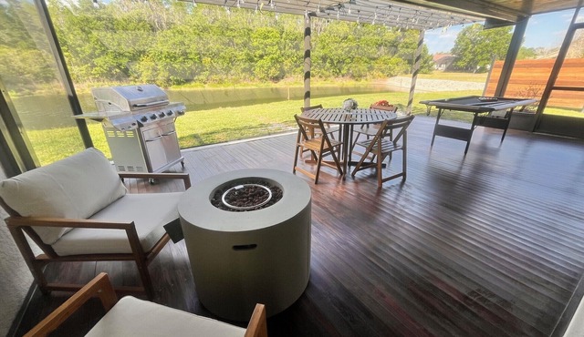 Tropical Lakeview Retreat- Free Live Major international sporting event TV- Pool Table & Fire Pit