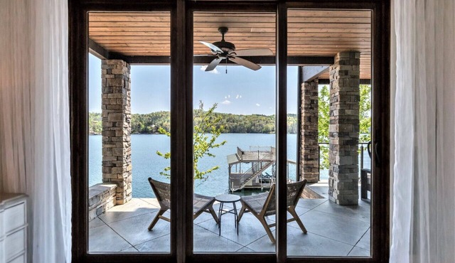 Turtlehead - Absolutely Stunning Lake Keowee Waterfront Home