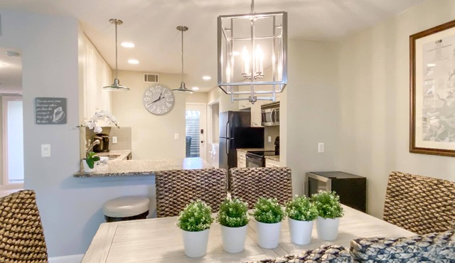 Two-story, Golf views Villa, Sleeps 8, in the heart of Harbour Town