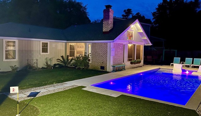Under the Sea: Walk2Beach, Pool, Putting Green, Fenced Yard, EV