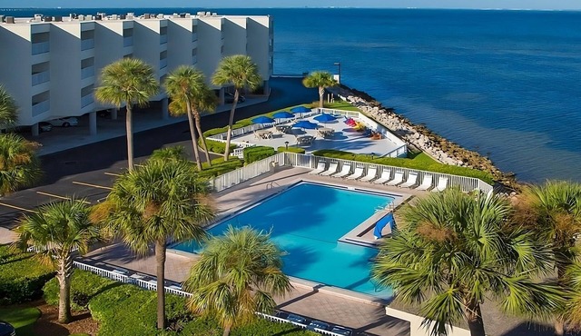 Unit w/Pool View Balcony! Outdoor Pool, Parking, Near Tampa Bay History Center!