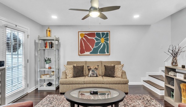 University Luxe, Heart of Cotton District!