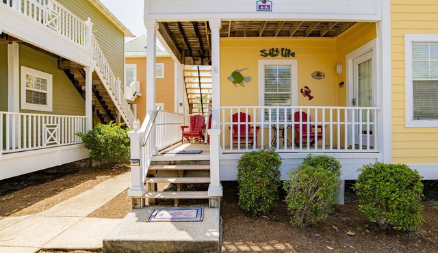Updated Condo Near Beach with Oasis Pool & Tiki Bar!