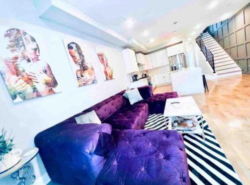 Upscale 3BDR Penthouse with Rooftop TV and Stunning Capitol and Monument Views Near Popular H Street Corridor Parking Included Free Cancellation