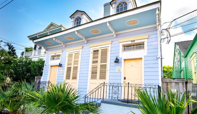 Ursulines Historic Creole Cottage (D) Steps to Qtr