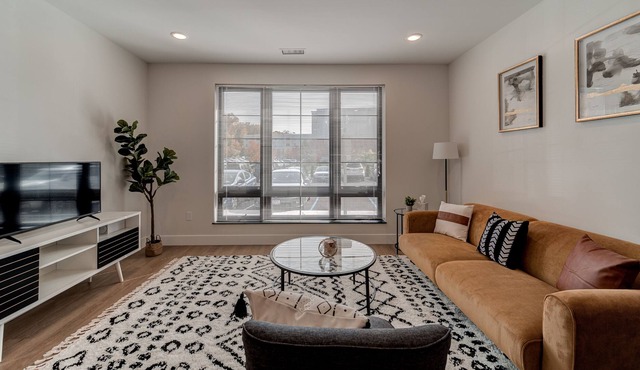 Vibrant 1bd/1ba Apt + Gym & Rooftop - Near Marist in Poughkeepsie