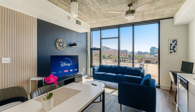 Vibrant 2BR Stay | Pool, Sauna & Lounge P2