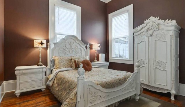 Victorian Central City Apt | Near St Charles Ave