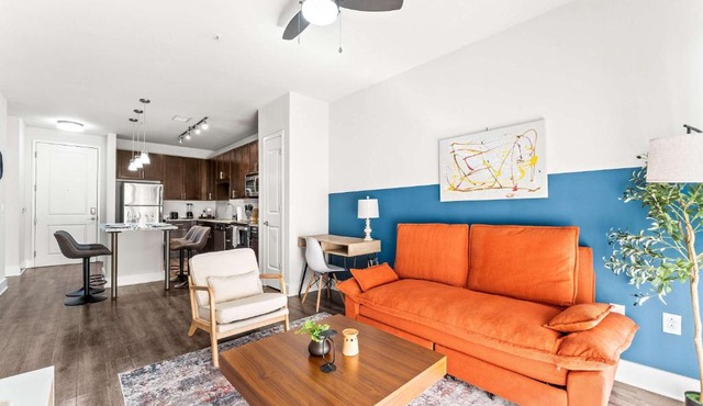 Virelli Apartments Upscale King Suite in the Heart of Orlando w Pool