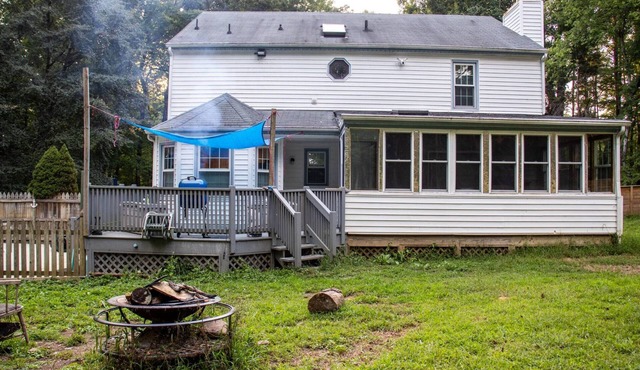 Virginia poolside Oasis: your Woodland Escape