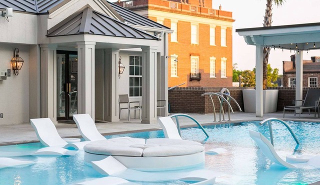 Walk to River Street | Pool. Dining + On-Site Bar