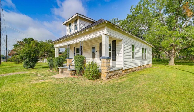Walkable Neighborhood! Extended Stay in McAlester