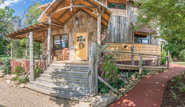 Watauga River Cabins- Cedar Cabin
