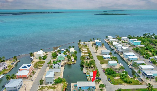 Water Views/Heated Swimming Pool/Hot Tub/Boat Dock