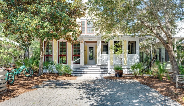 Watercolor Cottage | 4 Bd + 4 bikes + Easy Access to WaterColor Amenities!