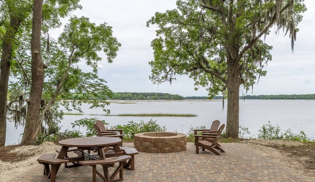 Waterfront Cottage 3 Bedrooms